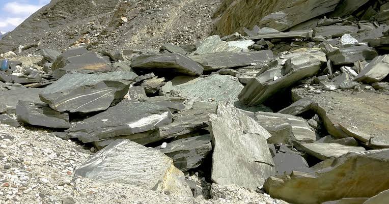 Massive landslide blocks Jammu-Kishtwar national highway; restoration work in progress