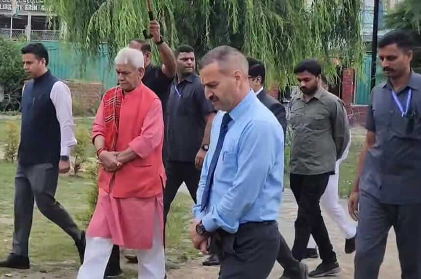 LG Manoj Sinha interacts with shopkeepers, sips tea at local shop in Lal Chowk