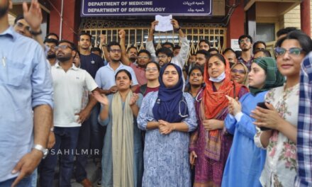 Doctors Protest at SMHS Over Assault on Colleague; GMC Sgr Condemns Incident
