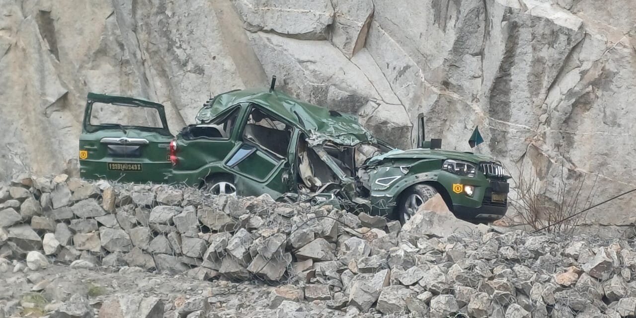 Lt Col among 2 soldiers dead, 3 officers injured after boulder hits Army vehicle in Leh