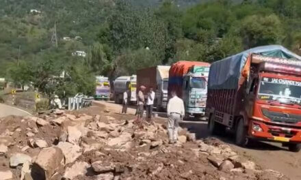 Traffic partially restored on Jammu-Srinagar national highway