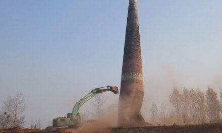 Budgam Administration Pulls Down Unauthorized Brick Kilns in Beerwah, Locals Welcome Action