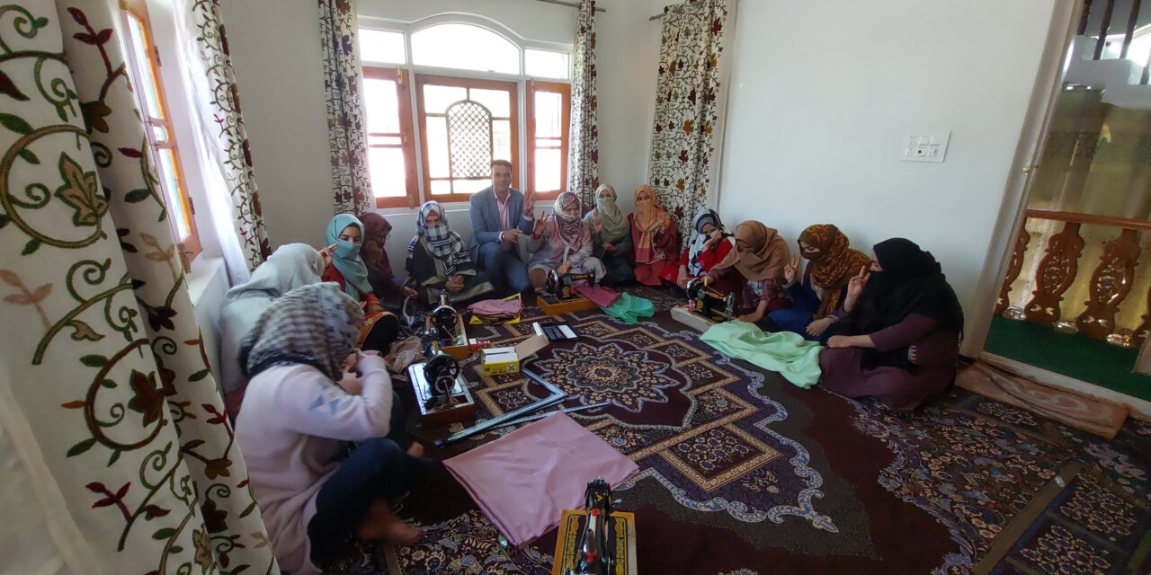 Shri Amarnath Ji Yatra Welfare Society Organisation Opens Tailoring Centre in Ganastan Sumbal