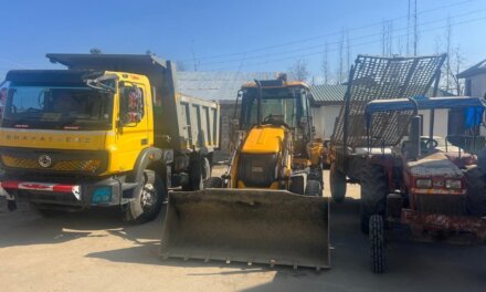 J&K police seizes 05 vehicles in Shopian & Kulgam; cases registered