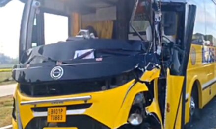 Tourist Bus–Tipper Collision Disrupts Traffic on Srinagar–Jammu Highway