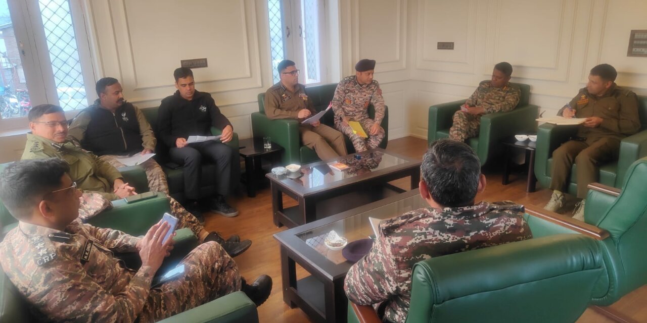 SSP Kulgam chairs a joint security review meeting at DPO Kulgam